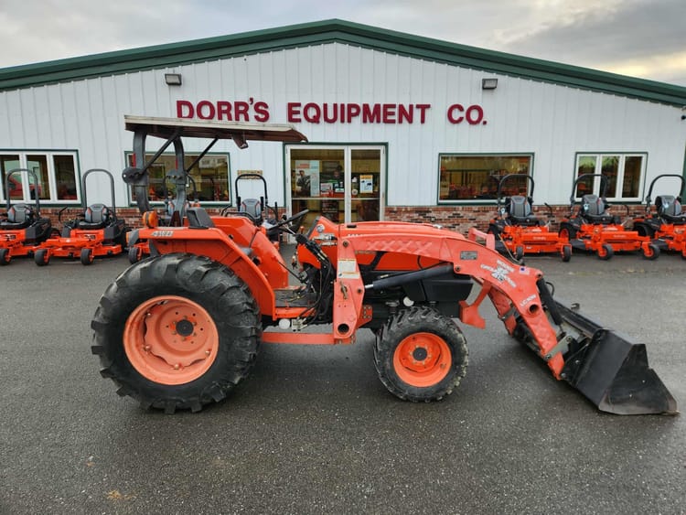 2007 Kubota L4400 with Loader